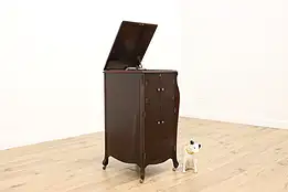 Victrola VV-XI Record Player Antique Oak Phonograph, Records #55626