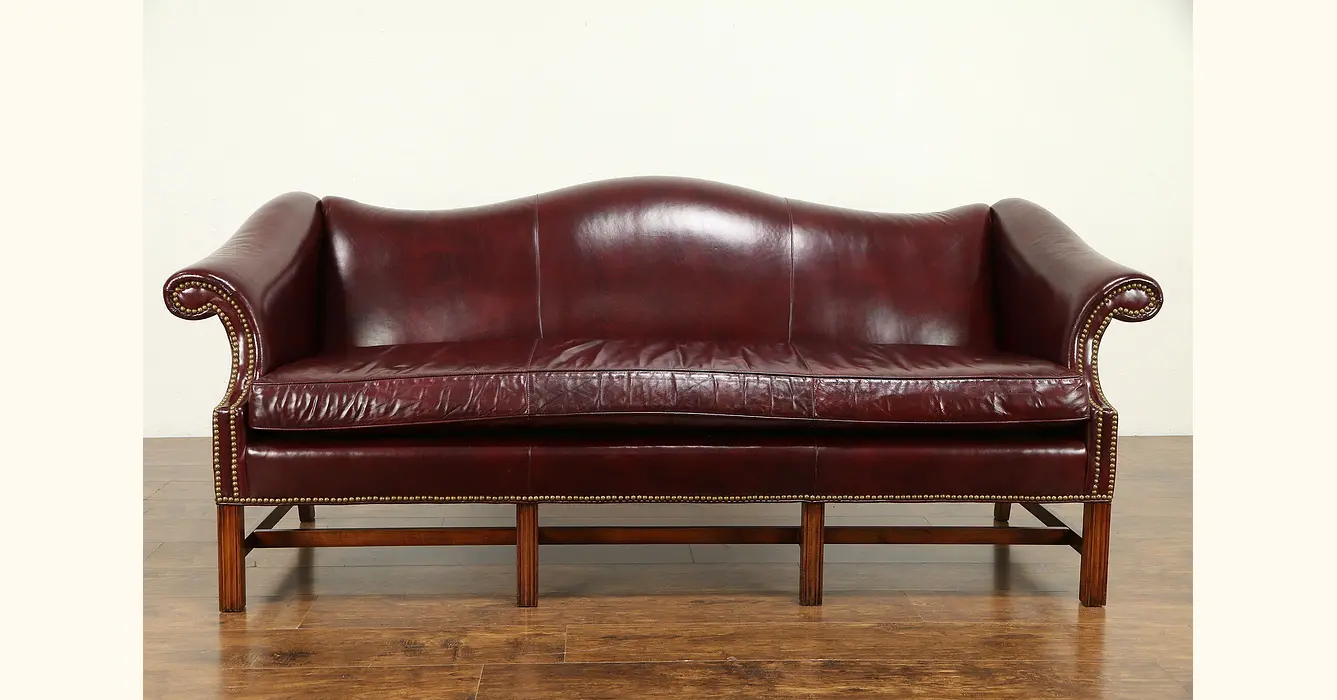 Traditional Vintage Leather Sofa Nail