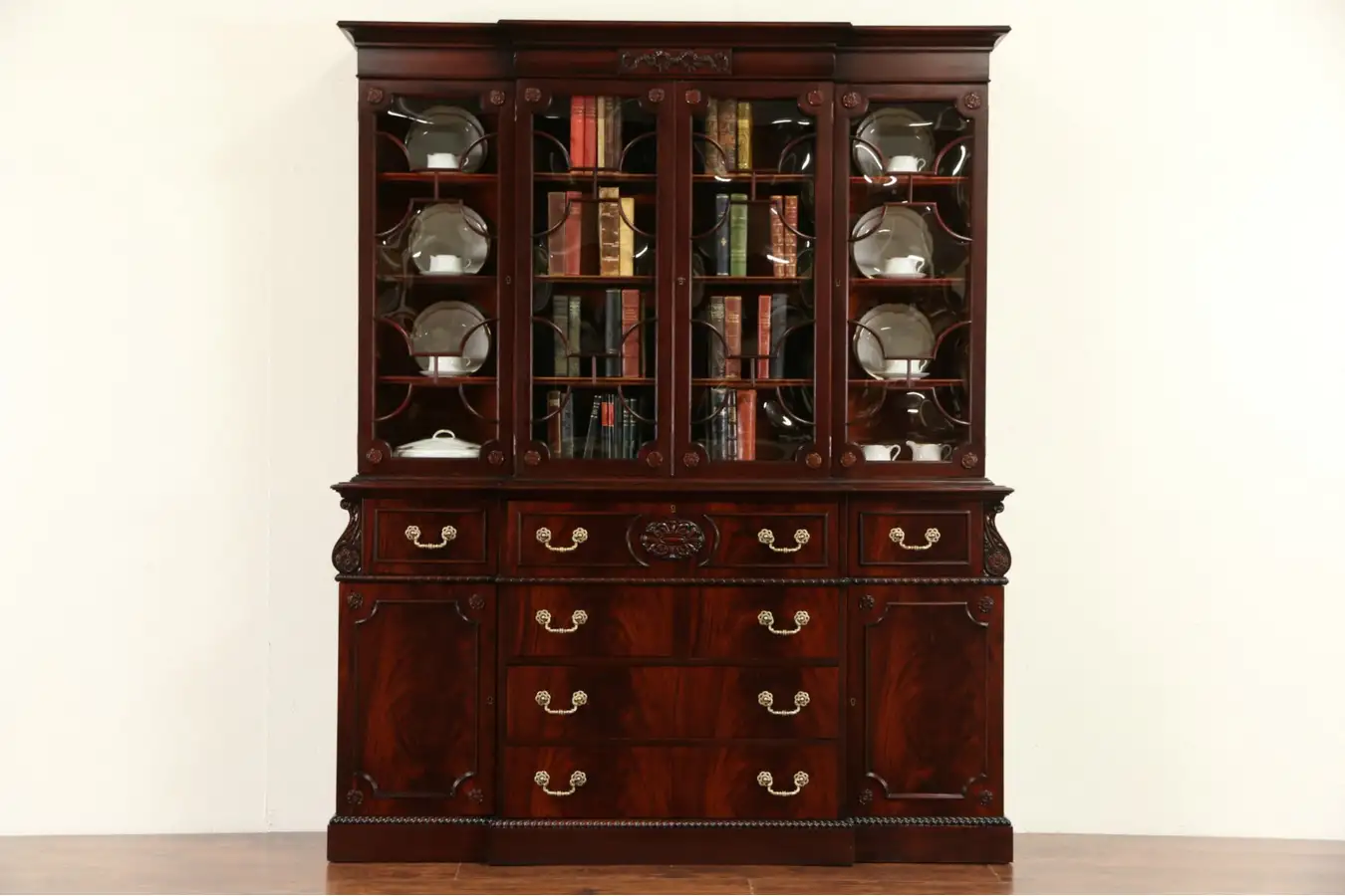 ◇◇ RETRO ビンテージ チャイナキャビネット B ◇◇ Traditional Georgian 1950's Vintage Breakfront China Cabinet or