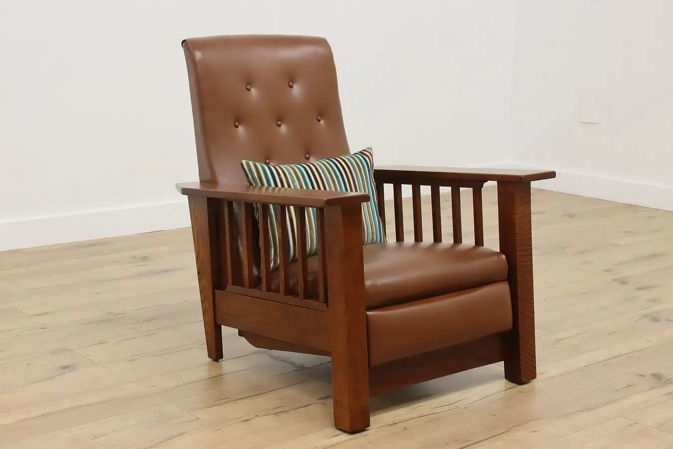 Main image of Craftsman Antique Oak Morris Recliner Chair Footrest, Streil