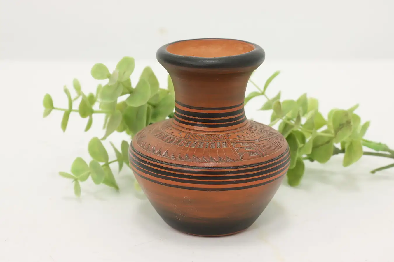 Main image of Navajo Native American Vintage Etched Pottery Vase, Lansing