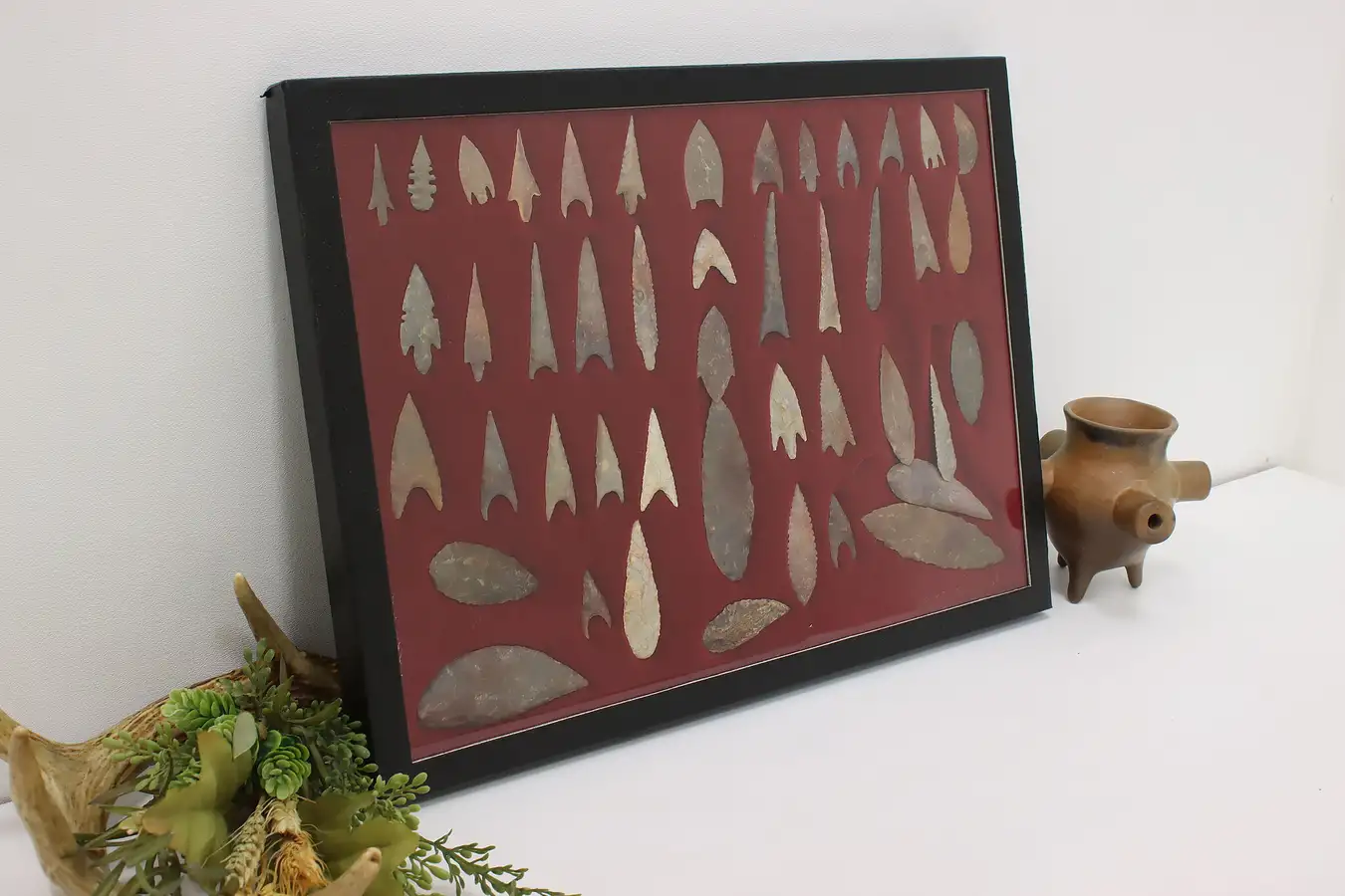 Main image of Indigenous Antique Arrowhead & Stone Point Collection, Case