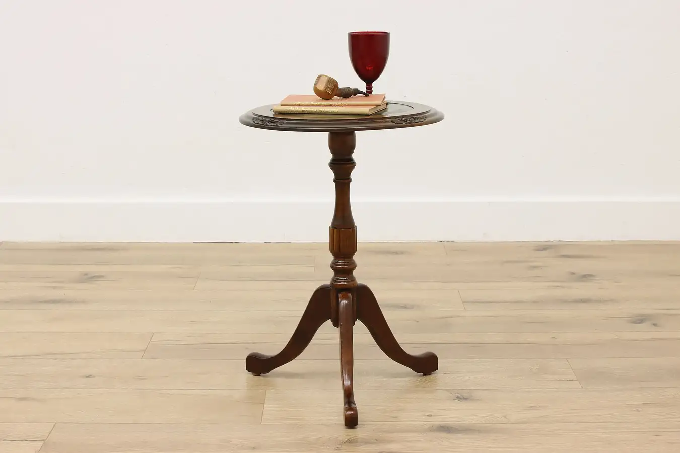 Main image of Georgian Vintage Mahogany & Leather Top End or Side Table