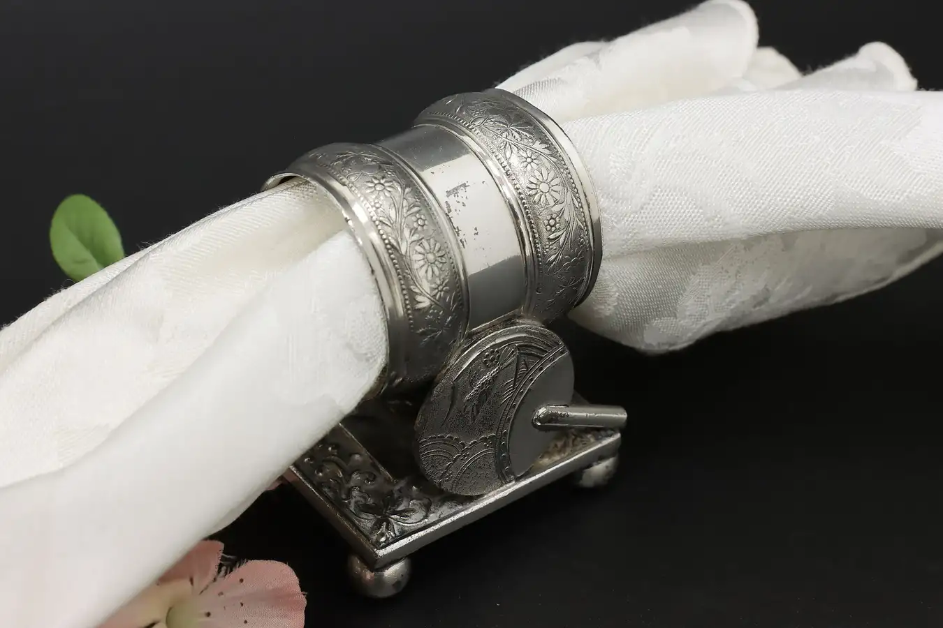 Main image of Victorian Antique Silverplate Napkin Ring, Fans, Meriden