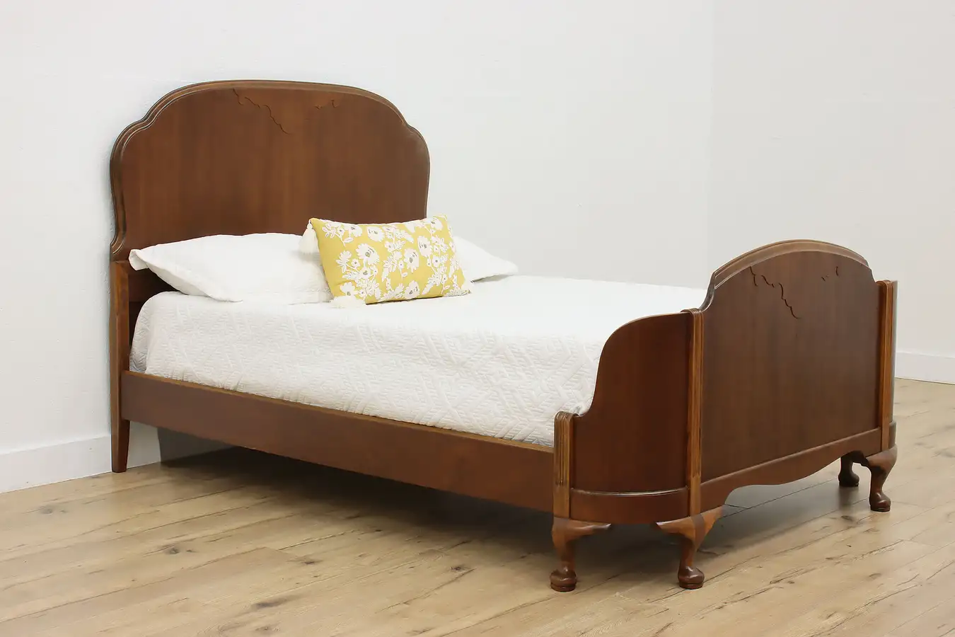 Main image of Tudor Vintage Carved Mahogany Full Size Bed