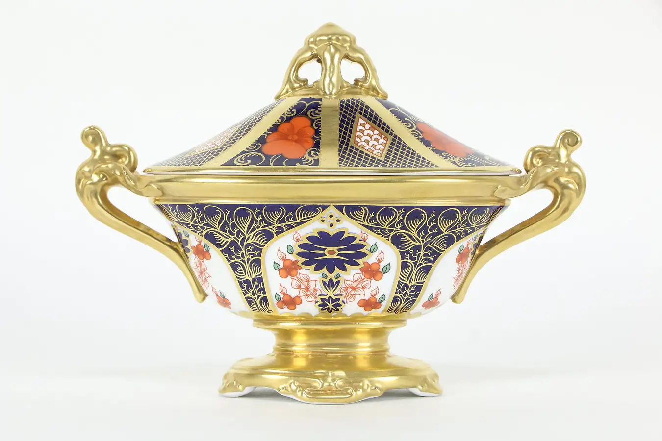 Main image of Old Imari Oval Footed Bowl With Lid, English Royal Crown Derby