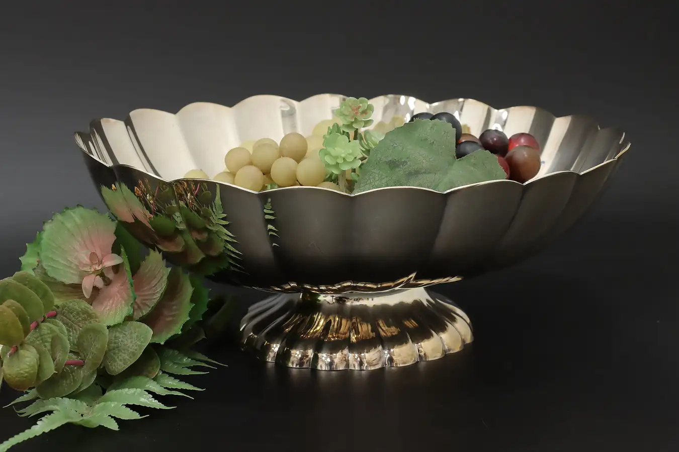 Main image of Vintage Silverplate Footed Shell Server Bowl Reed & Barton