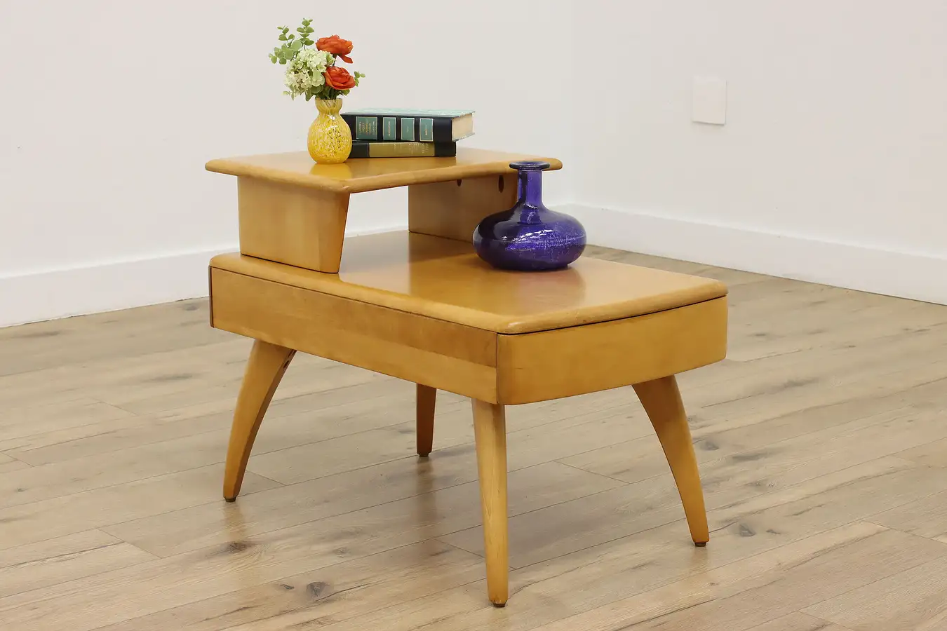 Main image of Midcentury Modern Vintage End Lamp Table Heywood Wakefield