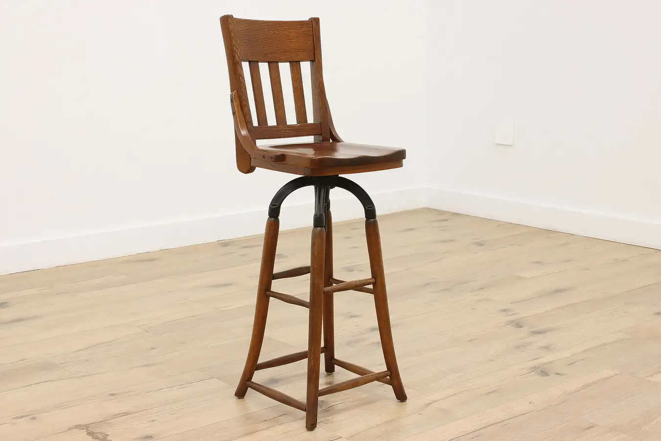 Main image of Arts & Crafts Antique Oak Drafting Artist Adjustable Stool