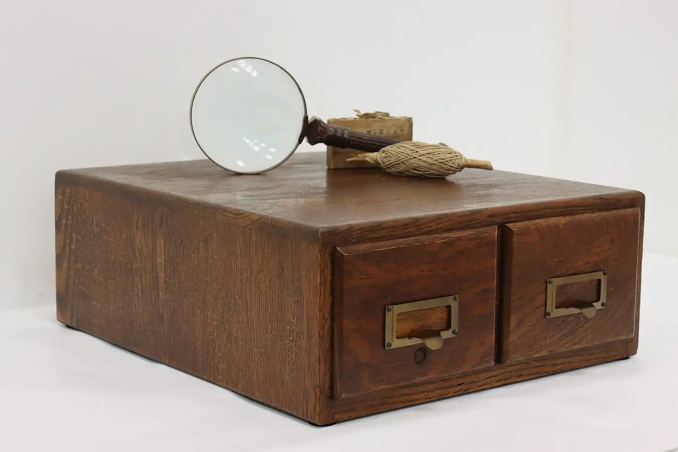 Main image of Craftsman Antique Oak Desktop 2 Drawer 3x5 Card File Weis