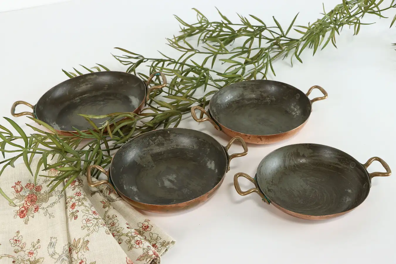 Main image of Set of 4 Farmhouse Copper Vintage Individual Baking Pans, Bazar Francais