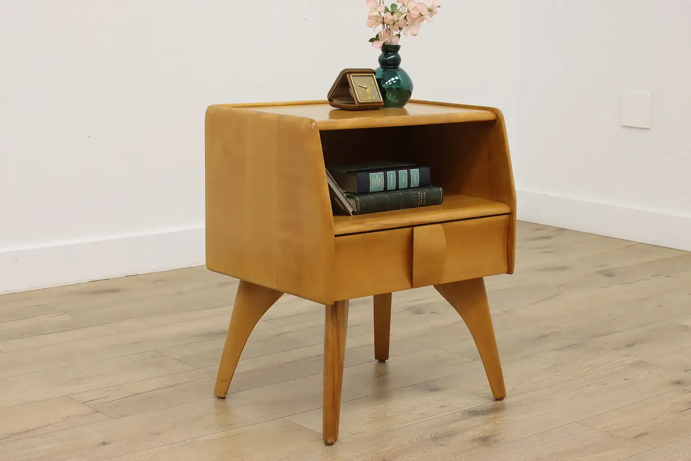 Main image of Midcentury Modern Nightstand End Table Heywood Wakefield