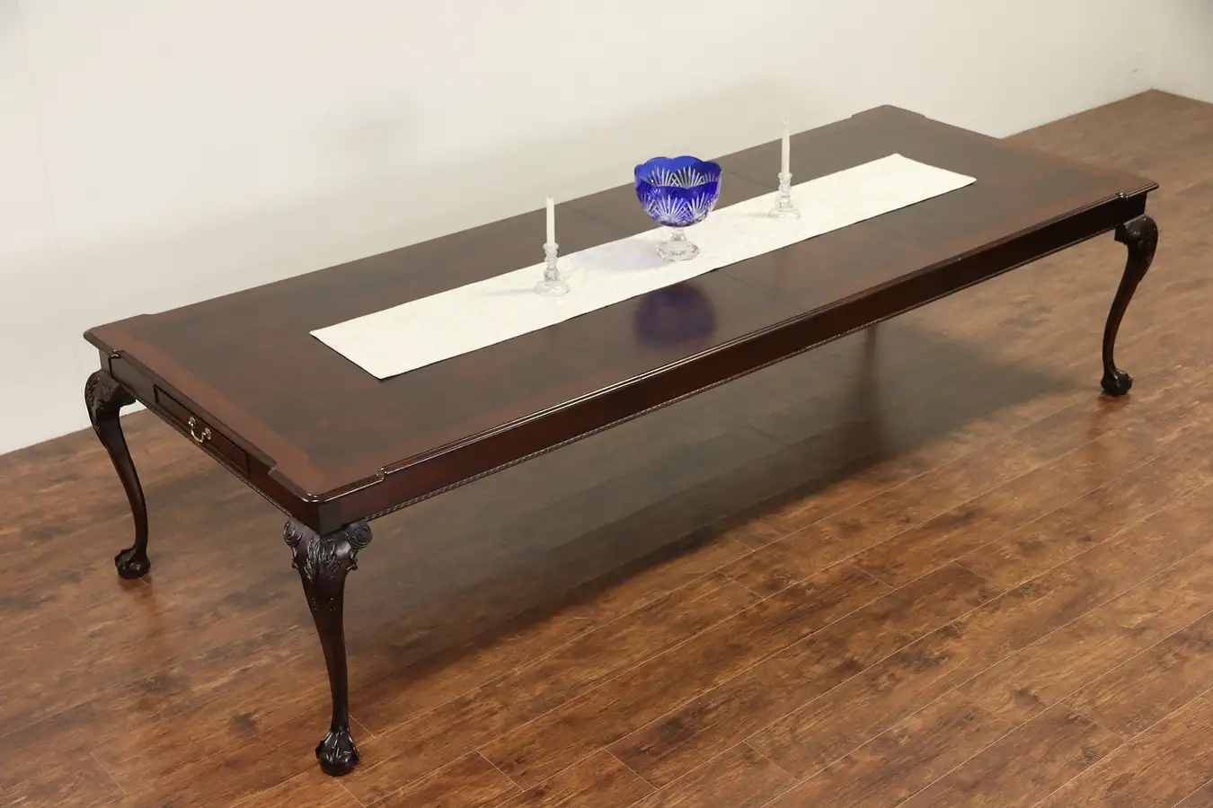 Main image of Henredon Signed Banded Mahogany Georgian Style Dining Table, Extends 10' 4"