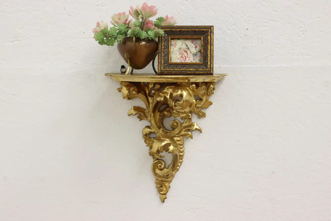 Main image of Italian Antique Renaissance Carved Gilt Bracket Wall Shelf