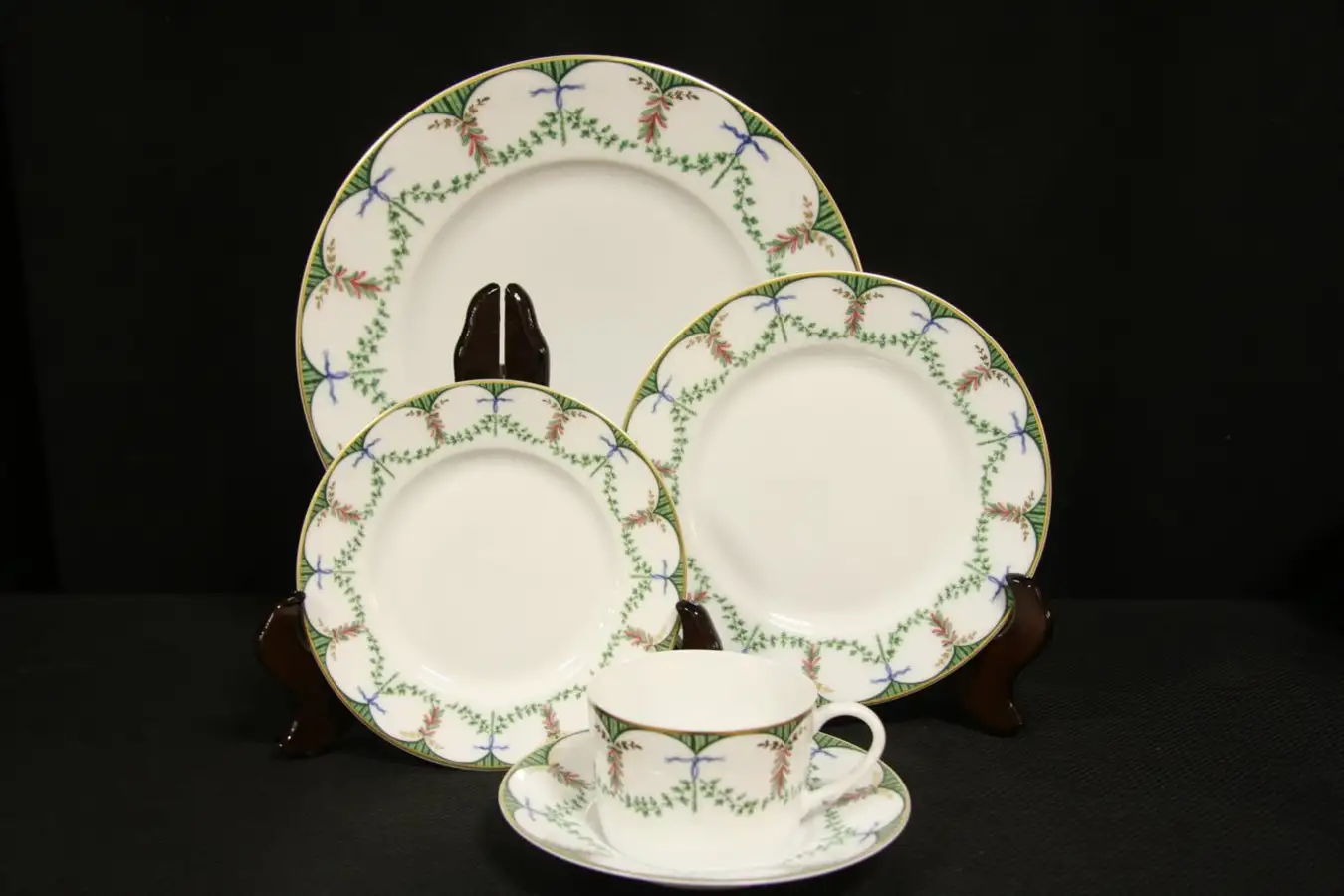 Raynaud Limoges China 5 Pc. Place Setting Festivites Pattern