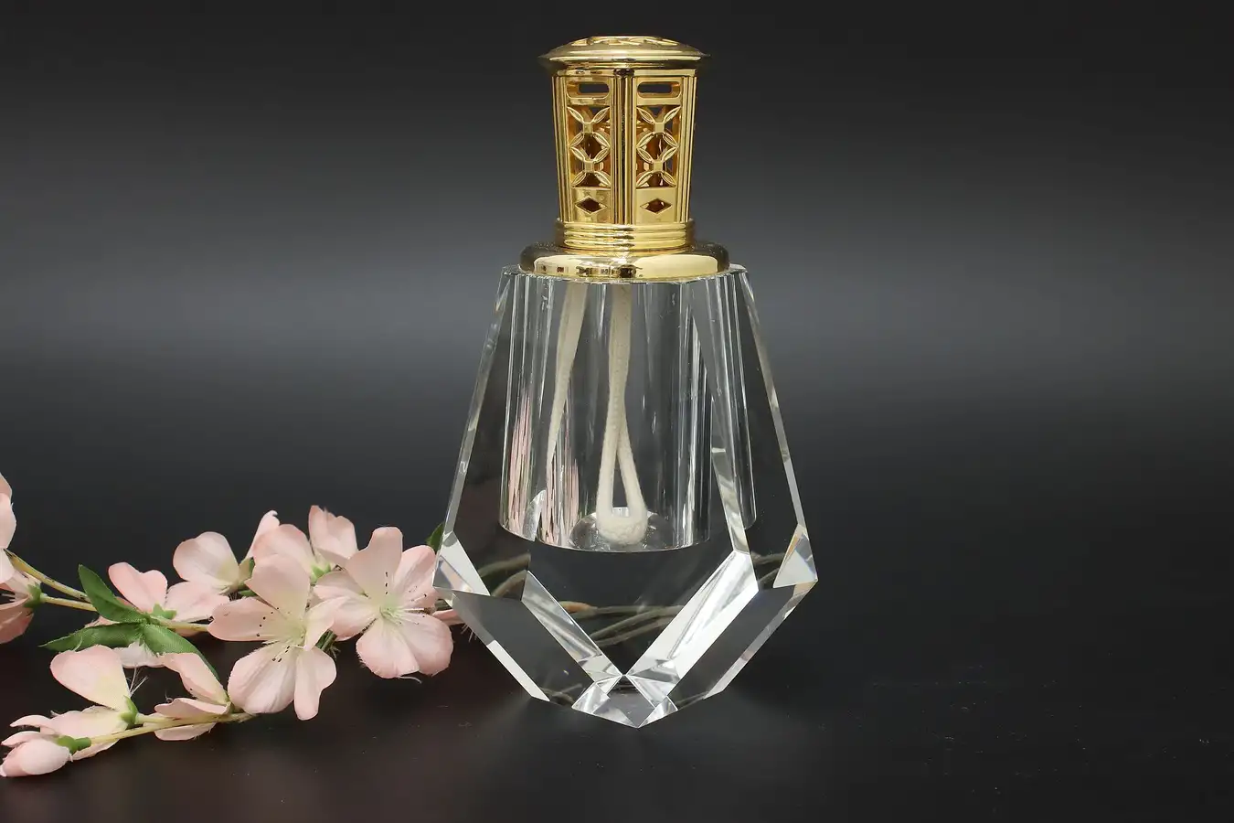 Main image of Scentier Cut Crystal Vintage Fragrance Oil Perfume Lamp
