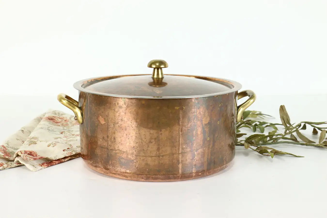 Main image of Farmhouse Vintage French Copper Dutch Oven with Lid & Brass Handles