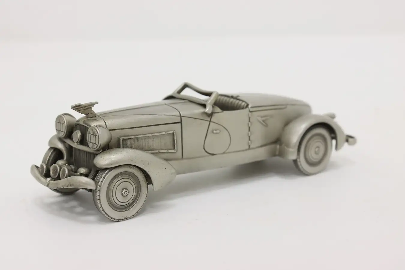 Main image of Danbury Mint Vintage Pewter '33 Deusenberg Boattail SJ Model