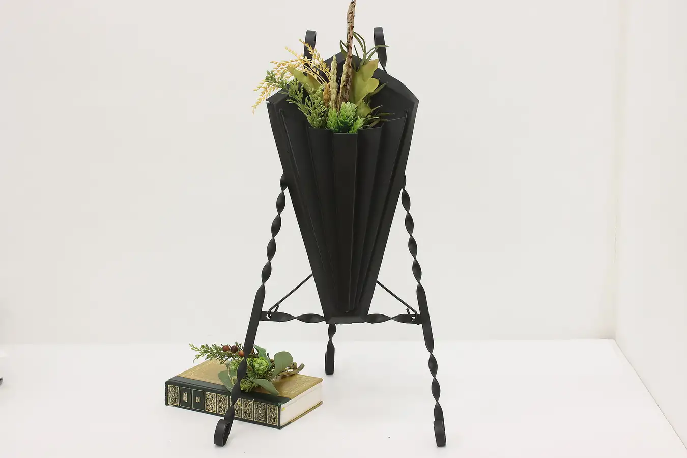 Main image of Garden or Party Vintage Painted Tin Floral Easel or Stand