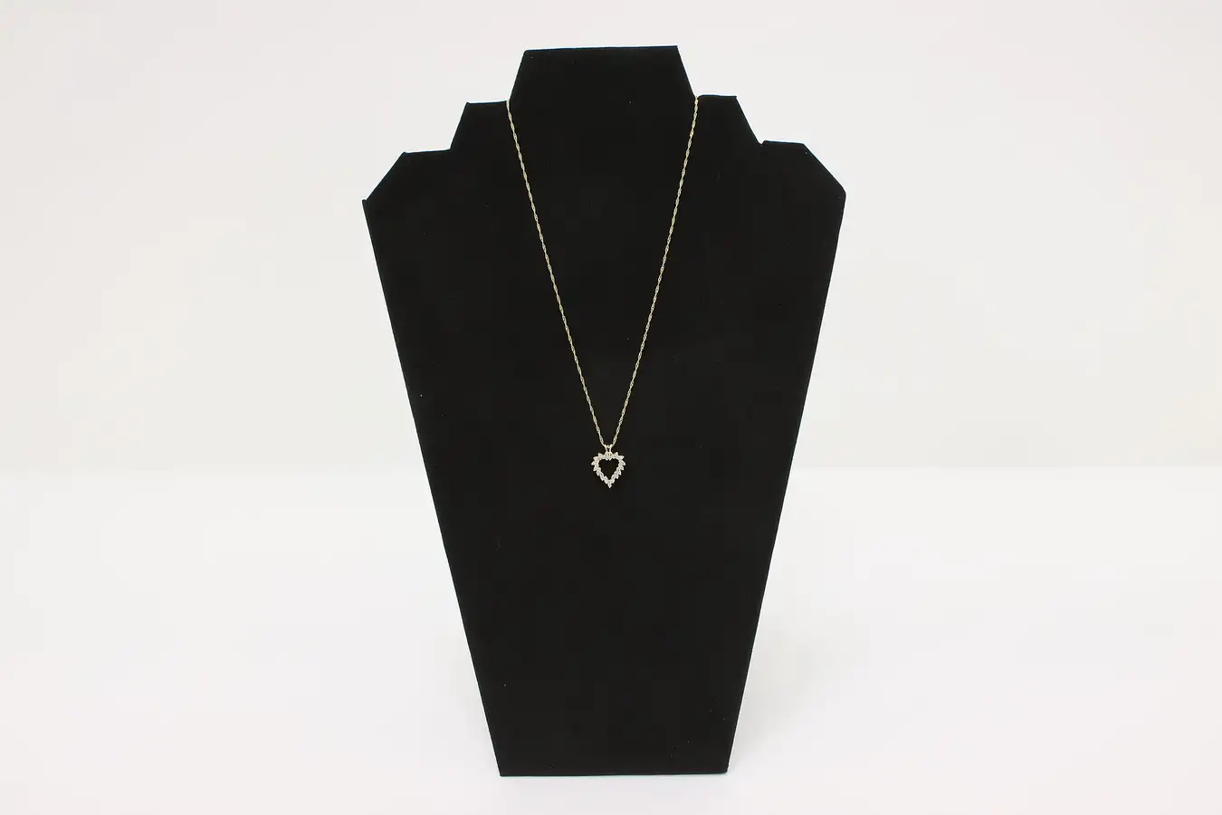 Main image of 14k Gold Heart Pendant Necklace with Sparkling Leaf Detail 15"