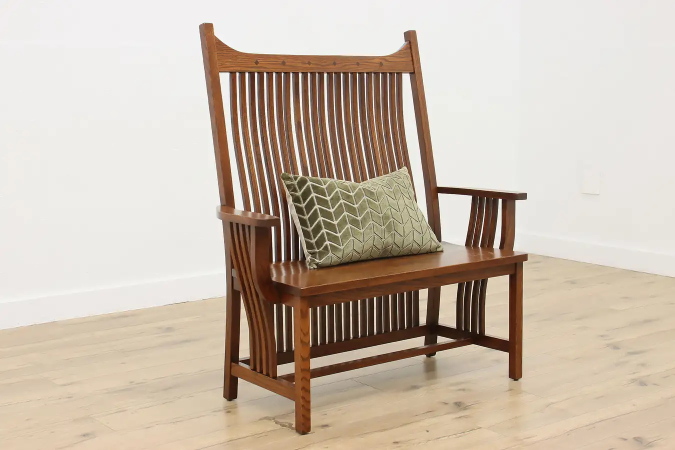 Main image of Arts & Crafts Vintage Craftsman Oak Hall Bench