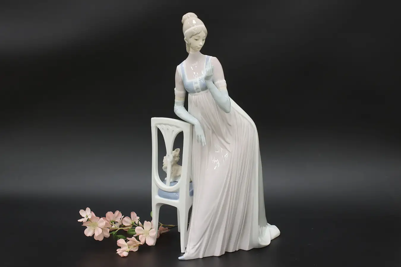 Main image of Lady Empire & Dog Figurine Porcelain Statue, Lladro