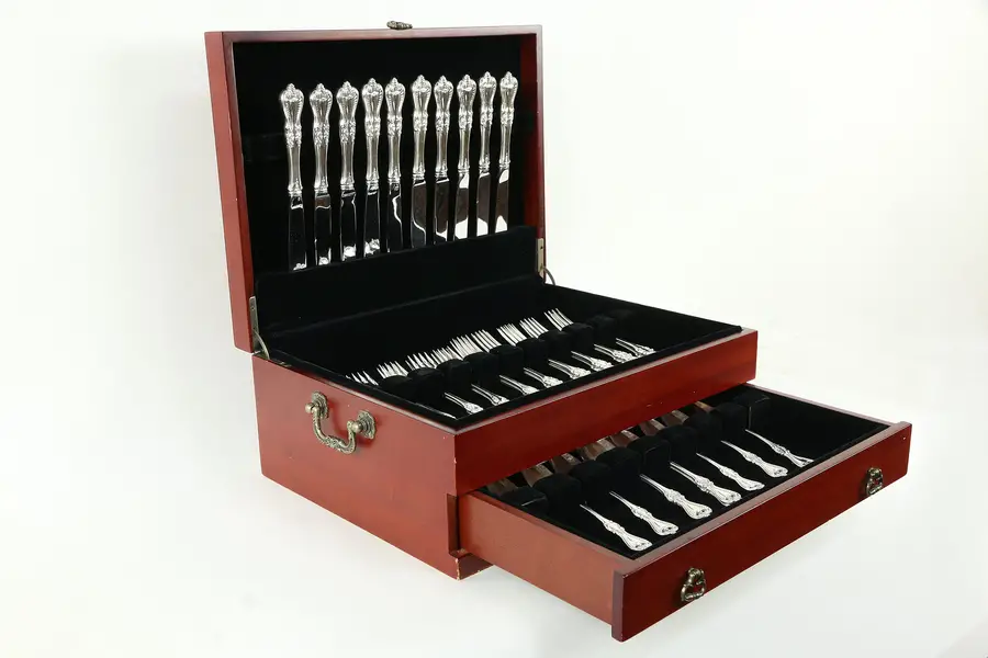 Photo of Towle Old Colonial Sterling Silver 40 Pc Flatware Set for 10 with Chest