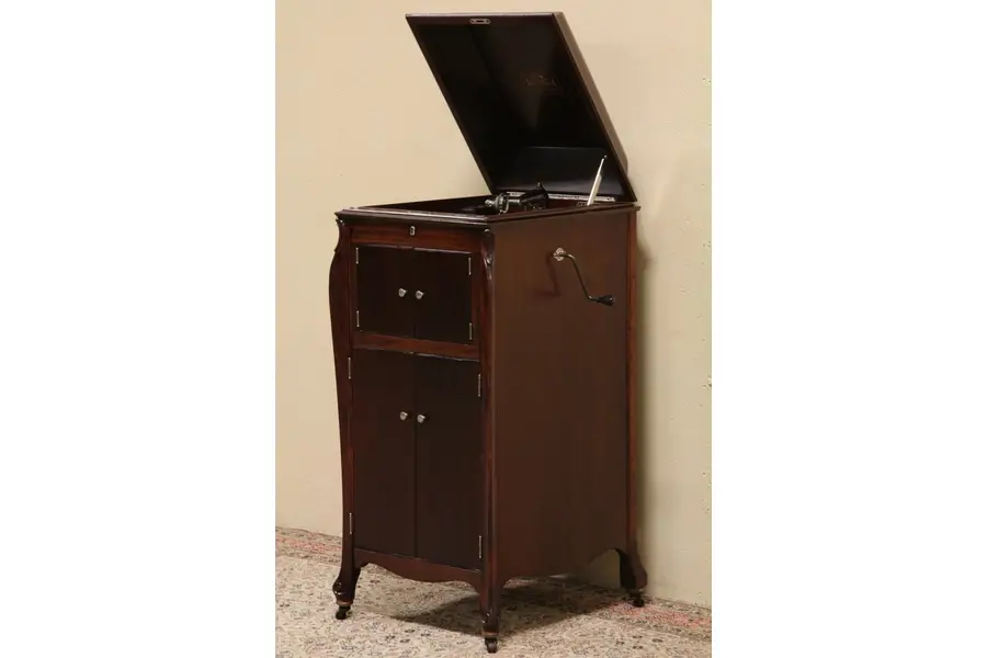 Photo of Victrola Victor 1910 Phonograph VV-XI
