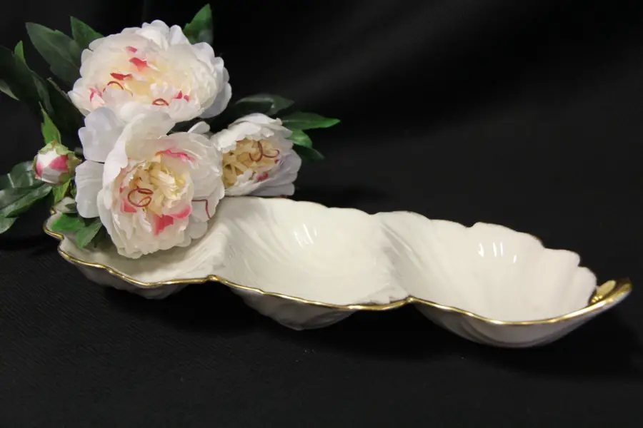 Photo of Lenox Leaf Tray, 24k Gold