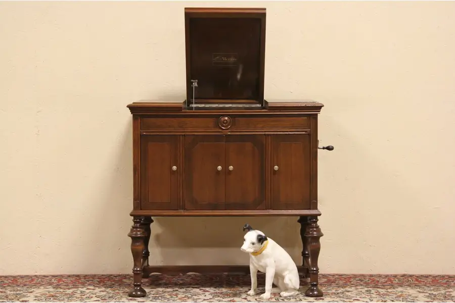 Photo of Victor Granada Victrola 1920 Wind Up Phonograph