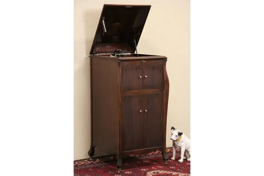 Photo of Victrola Mahogany 1921 Antique Phonograph, All Original Victor Record Player