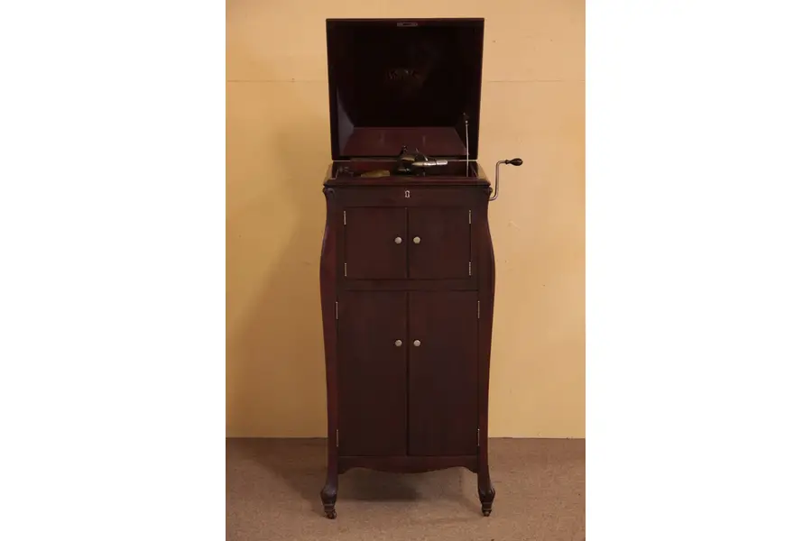 Photo of Victrola Victor Phonograph, Mahogany