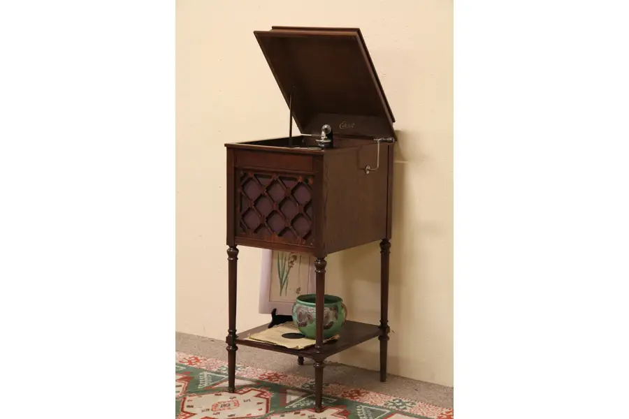 Photo of Edison Wind Up Phonograph Record Player