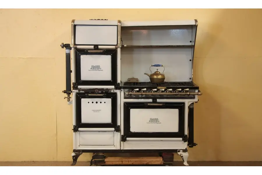 Photo of Clark Jewel Antique 1920 Gas Stove