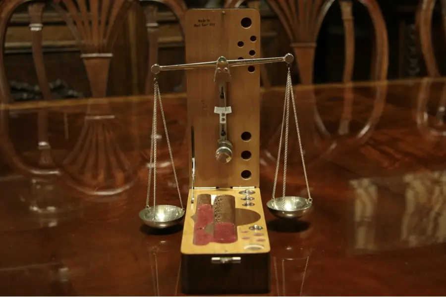 Photo of Portable German Gold or Drug Scale in Case