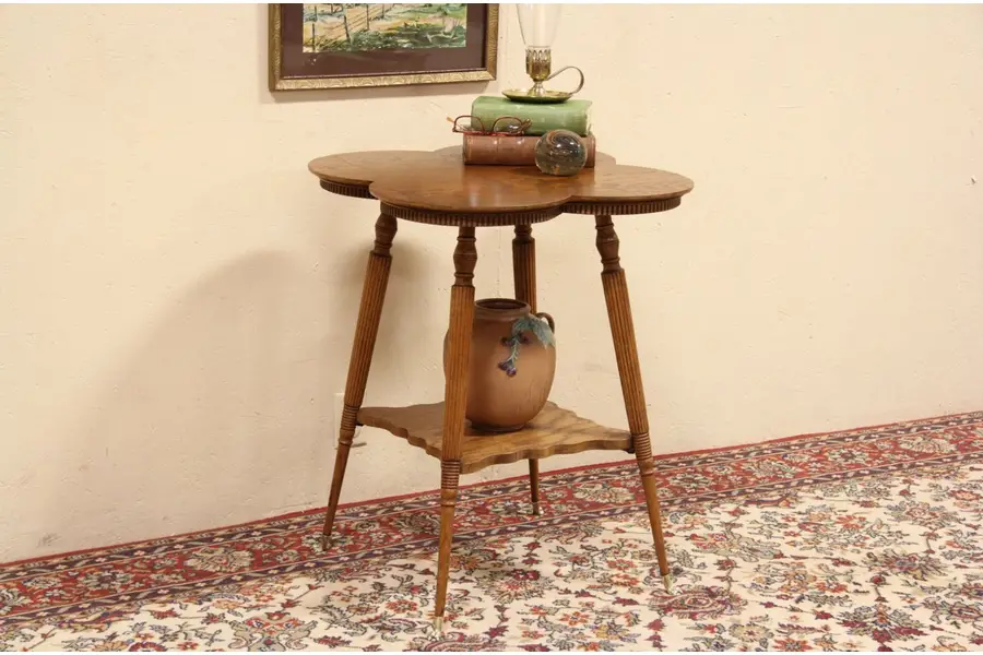 Photo of Four Leaf Clover 1900 Antique Lamp Table