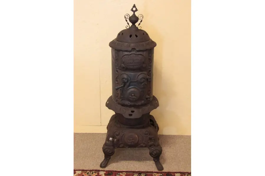 Photo of "Fairy Oak" Victorian Wood Stove, Chicago