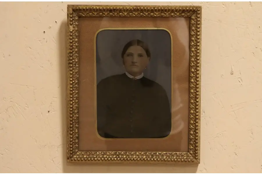Photo of Colored Tintype Photograph Portrait of a Lady