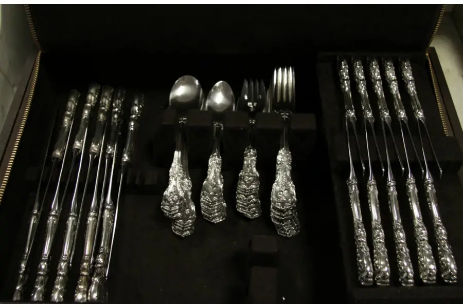 Photo of Francis I Reed & Barton Sterling Silver Set Service for 10, 6 Pc. Place Setting