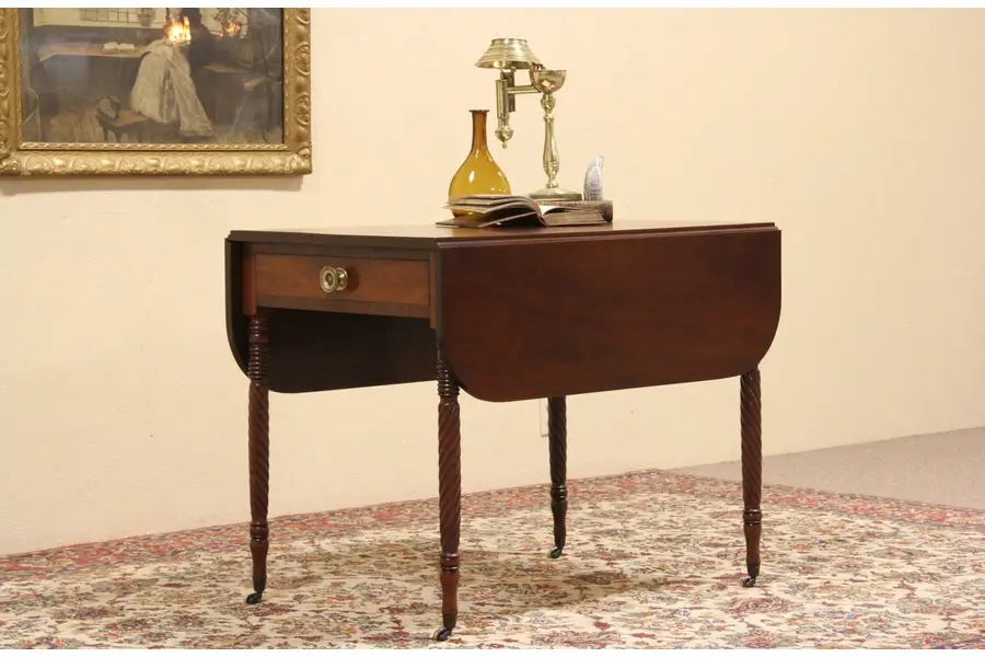 Photo of Sheraton Antique 1825 Mahogany Dining, Tea or Breakfast Table