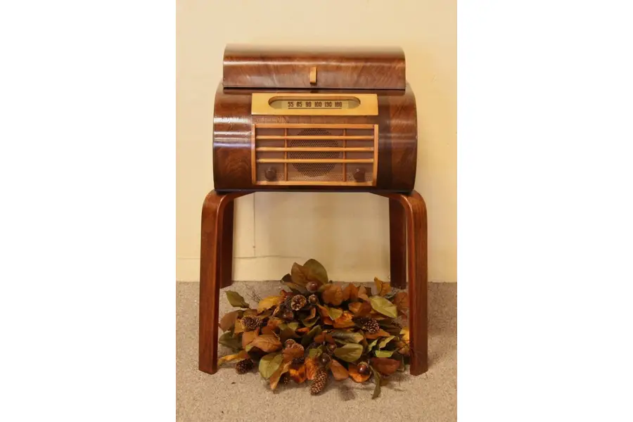 Photo of Electromatic Art Deco or Modern Radio Phonograph