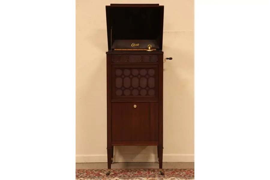 Photo of Edison 1916 Phonograph Record Player