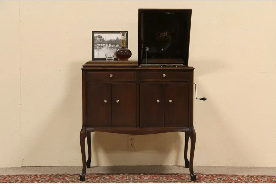 Photo of Victor Victrola Antique Phonograph Record Player