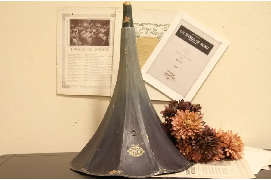 Photo of Morning Glory Mega 1900 Antique Phonograph Horn
