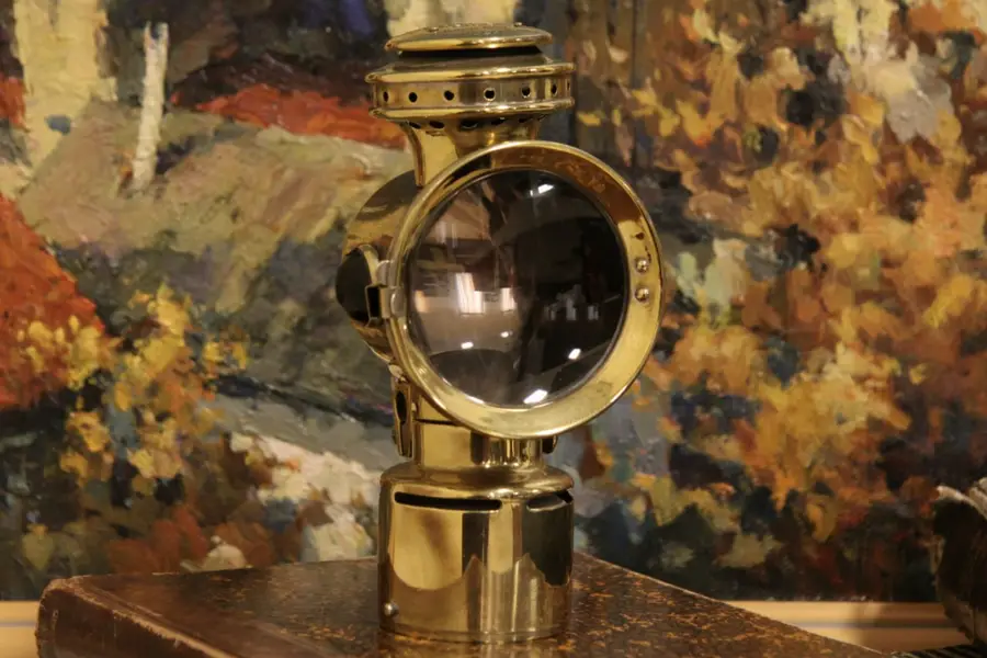 Photo of Neverout 1900 Antique Auto or Carriage Oil Lamp, Lenses