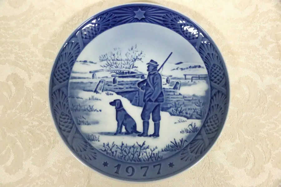 Photo of Royal Copenhagen Plate 1977 IMMERVAD BRIDGE blue winter HUNTING DOG