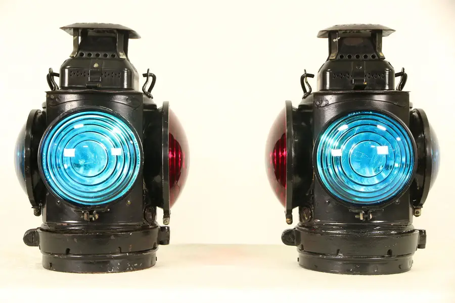 Photo of Adlake Railroad Signal Marker Lamps Caboose Pair Red & Green Lenses, Electrified
