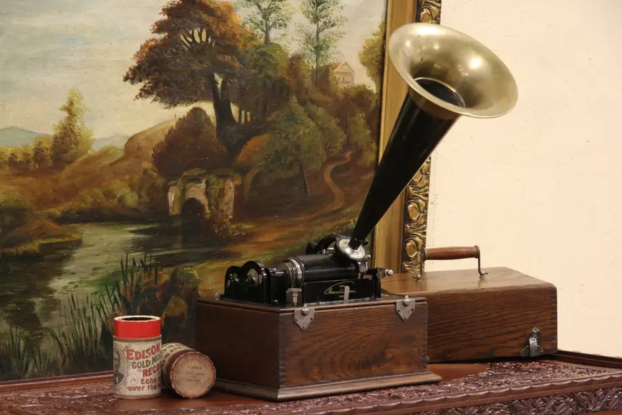 Photo of Edison Oak 1898 Cylinder Phonograph, Brass Horn