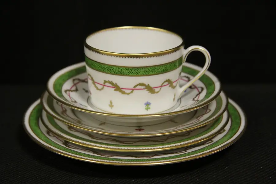 Photo of Haviland Limoges 5 Pc. China Vieux Paris Vert Pattern