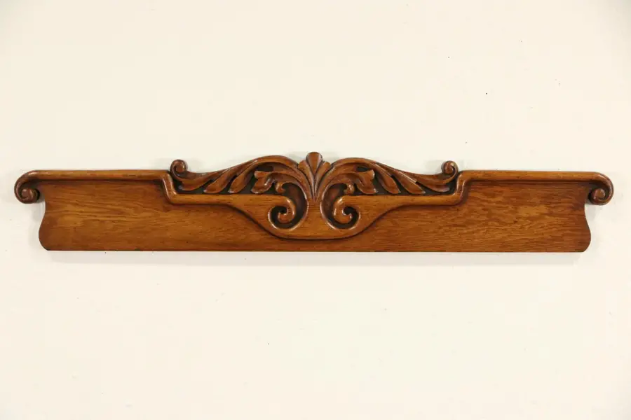 Photo of Oak Carved Antique 1900 Architectural Fragment Crest